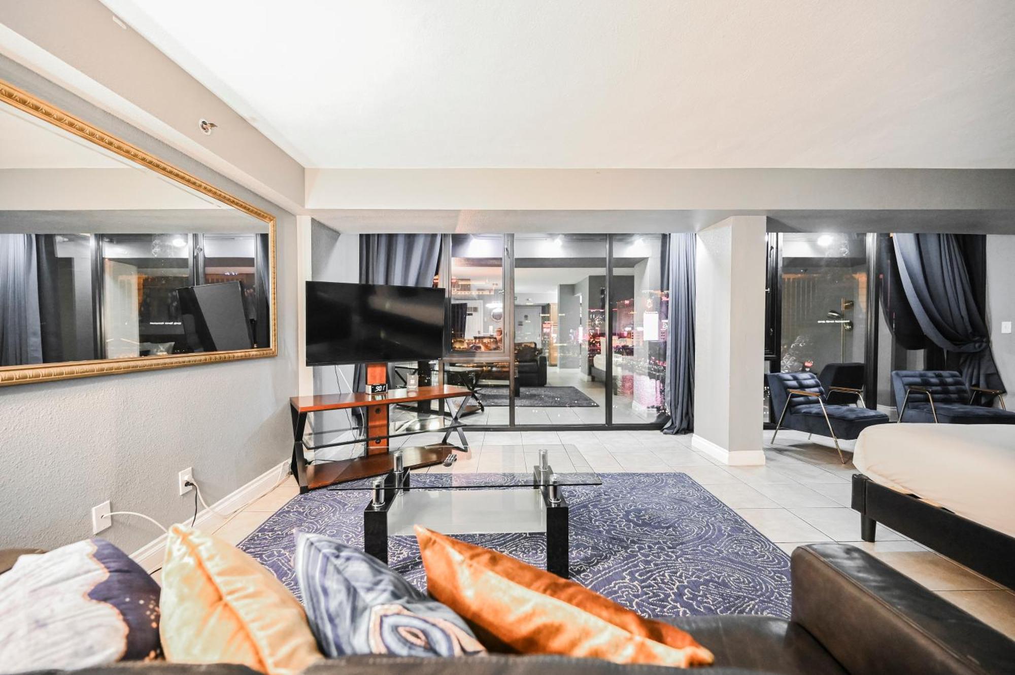 Stripviewsuites At Jockey Club ラスベガス エクステリア 写真