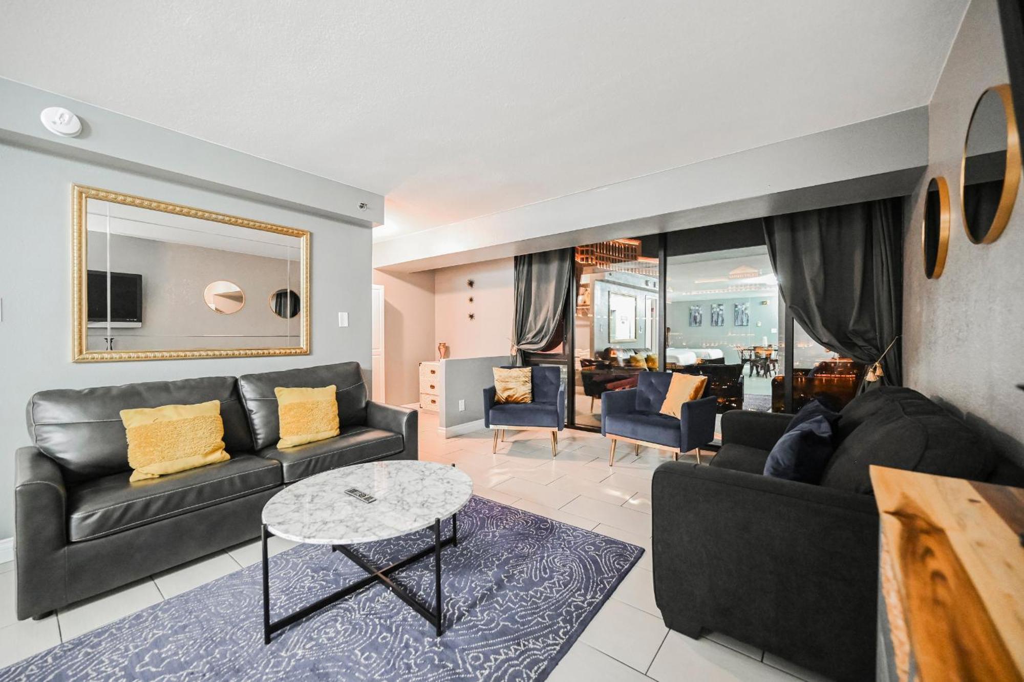 Stripviewsuites At Jockey Club ラスベガス エクステリア 写真